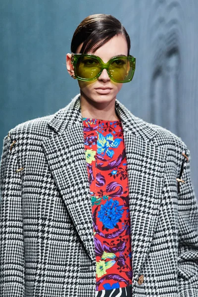Look 107